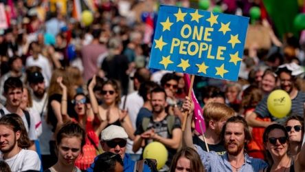 Γερμανία: Διαδηλώσεις κατά του εξτρεμισμού σε επτά μεγάλες πόλεις
