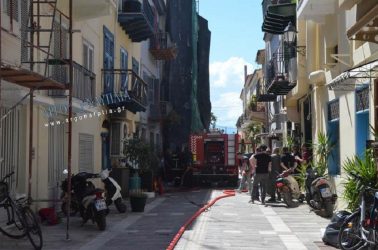 Πυρκαγιά σε ταβέρνα στο παλιό Ναύπλιο (ΒΙΝΤΕΟ)