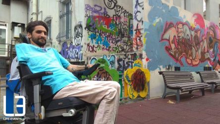 Θεσσαλονίκη: Στο τμήμα γιατί έβαφαν τις μουτζούρες σε δημοτικό πάρκο (ΦΩΤΟ)