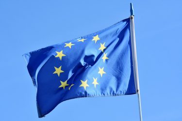 ΕΕ: «Πολύ σημαντική η συμφωνία ΗΠΑ – Αφγανιστάν»