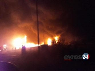 Στις φλόγες βιοτεχνία επίπλων στο Θούριο Ορεστιάδας (ΦΩΤΟ)