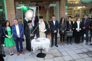 Αποδοκίμασαν ιερέα σε εγκαίνια εκλογικού κέντρου στη Φλώρινα (ΒΙΝΤΕΟ)