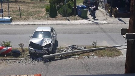 Σέρρες: Αυτοκίνητο «έπεσε» πάνω σε κολόνα