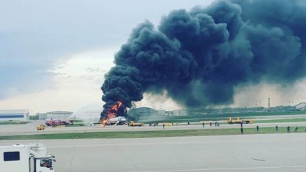 13 οι νεκροί από την αναγκαστική προσγείωση αεροσκάφους στη Ρωσία (ΒΙΝΤΕΟ)