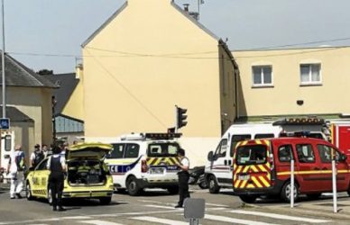 Γαλλία: Πυροβολισμοί κοντά σε τζαμί στη Βρέστη