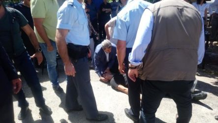 Ο Π. Πολάκης έδωσε τις πρώτες βοήθειες σε άνδρα (ΦΩΤΟ)
