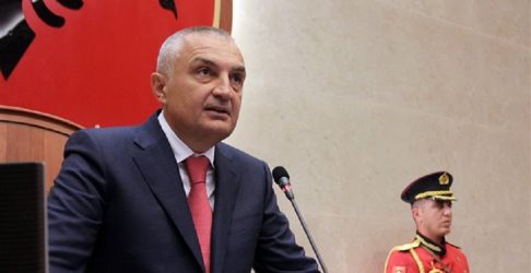 Το αλβανικό κοινοβούλιο υπερψήφισε πρόταση μομφής εναντίον του Μέτα