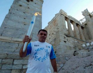 Πένθος στον ελληνικό αθλητισμό: Πέθανε ο Μπάμπης Χολίδης