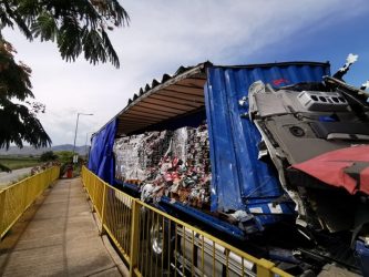 Σύγκρουση φορτηγών στην Εθνική Οδό Αθηνών – Θεσσαλονίκης