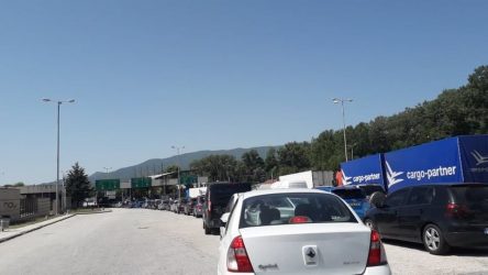 Ουρές χιλιομέτρων στον Προμαχώνα από Βαλκάνιους τουρίστες