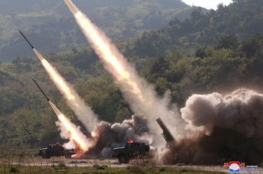 Τουλάχιστον δύο πυραύλους εκτόξευσε η Βόρεια Κορέα