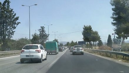 Μεγάλη ουρά στη Θεσσαλονίκης-Μουδανιών (ΦΩΤΟ)