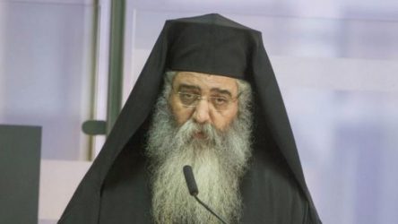 Οργή κατά του Μητροπολίτη Μόρφου για τις ρατσιστικές και ομοφοβικές δηλώσεις