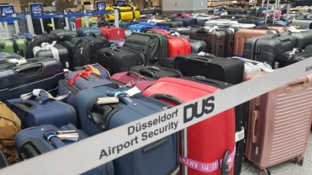Γερμανία: Μπάχαλο με τις αποσκευές στο αεροδρόμιο του Ντίσελντορφ