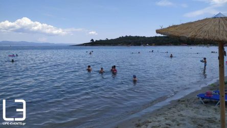 59χρονος άνδρας φωτογράφιζε ανήλικα κορίτσια σε παραλία