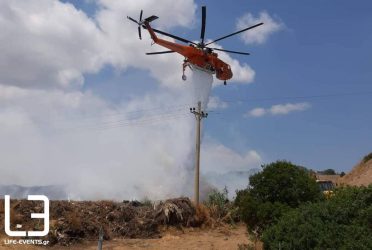 Πάρος: Σε ύφεση η φωτιά – “Μάχη” της Πυροσβεστικής για πλήρη έλεγχο