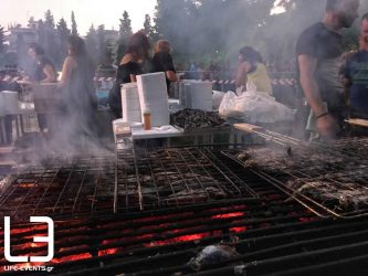 Γιορτή της Σαρδέλας: Σε εξέλιξη το φαγοπότι στην Καλαμαριά (ΒΙΝΤΕΟ+ΦΩΤΟ)