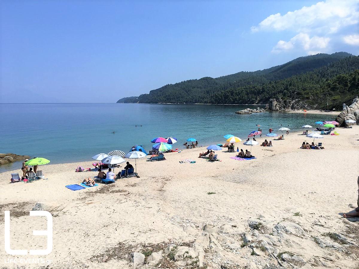 paralia fava vourvourou halkidiki xalkidiki kalokairi ellada diakopes tourismos thalassa mpanio ilios