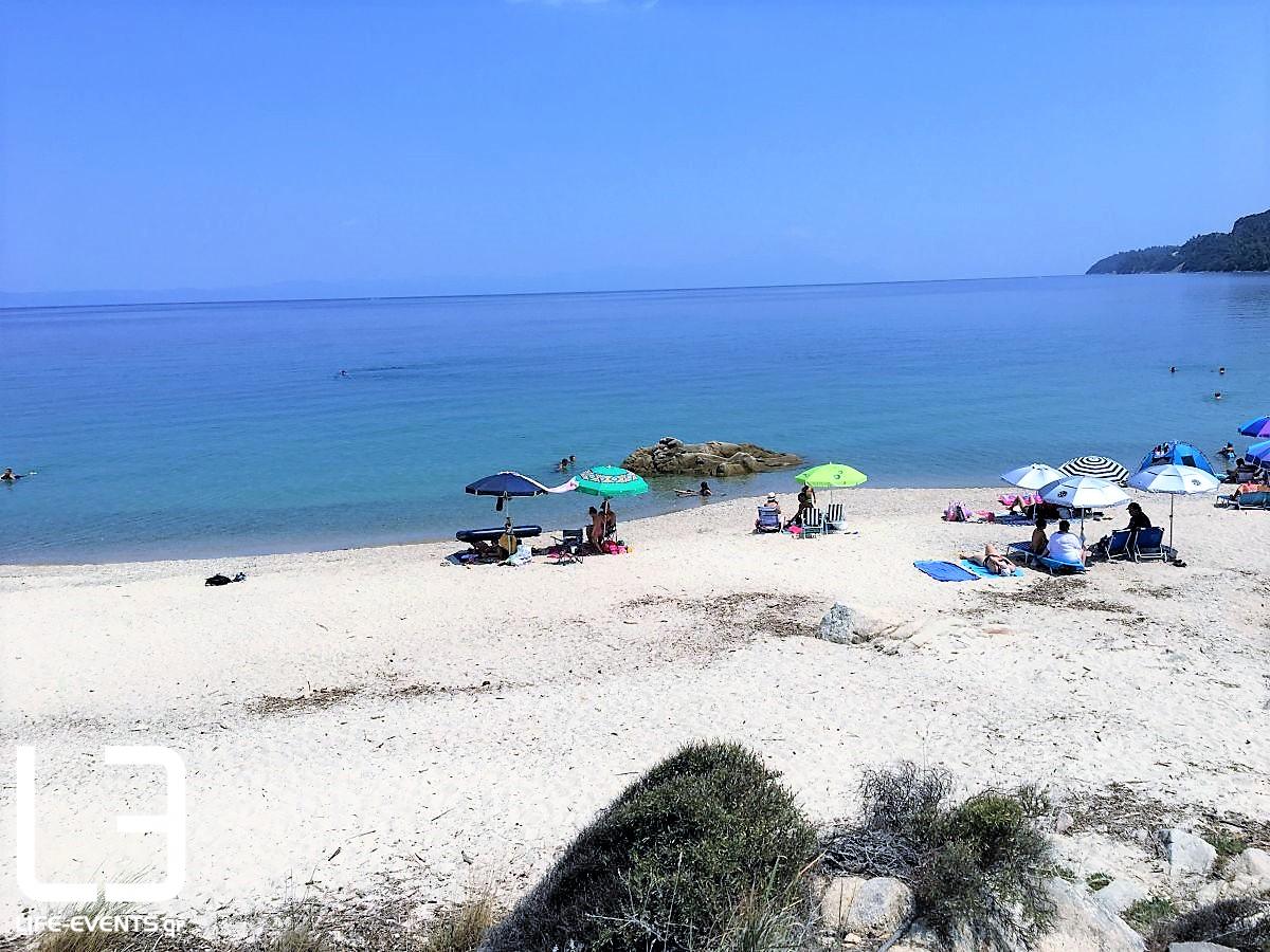 paralia fava vourvourou halkidiki xalkidiki kalokairi ellada diakopes tourismos thalassa mpanio ilios