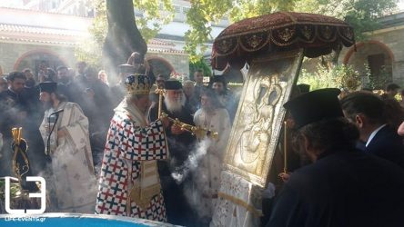 Ο εορτασμός της Κοίμησης της Θεοτόκου στην Παναγία Εικοσιφοίνισσας (ΦΩΤΟ)