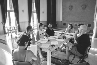 Ξεκίνησαν οι πρόβες για την παράσταση «Μόλλυ Σουήνυ» του Μπράιαν Φρίελ