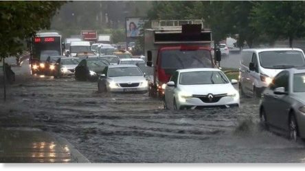 Xάος στην Κωνσταντινούπολη από σφοδρή βροχόπτωση, ενας νεκρός και καταστροφές