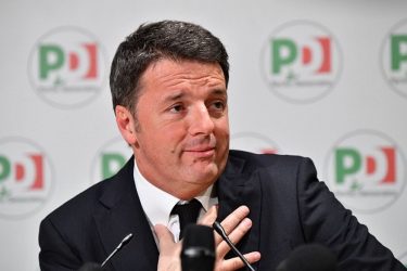 Ματέο Ρέντσι: «Η Ιταλία κινδυνεύει να βυθιστεί στην ύφεση»