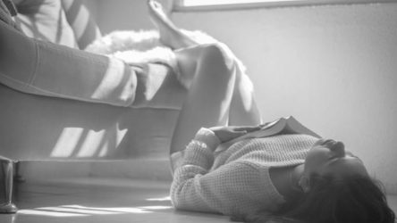 Με αυτή την απλή άσκηση θα «ξαναρυθμίσετε» το σώμα σας (ΒΙΝΤΕΟ)