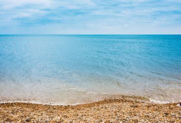 Θάλασσα και πισίνα: Τι πρέπει να προσέχετε πριν μπείτε