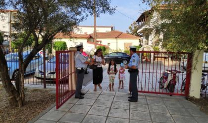 Θεσσαλονίκη: Τροχονόμοι μοίρασαν ενημερωτικό υλικό σε σχολεία