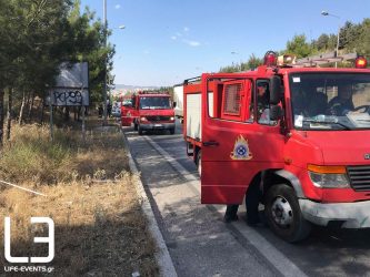 ΠΡΙΝ ΑΠΟ ΛΙΓΟ: Φωτιά έπιασε αυτοκίνητο στα Βασιλικά