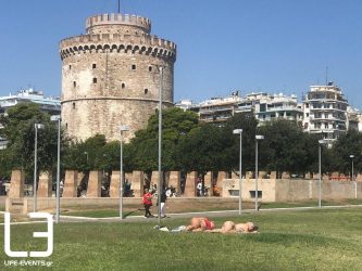 Οι κοπέλες που τράβηξαν τα βλέμματα κάτω από τον Λευκό Πύργο (ΦΩΤΟ)