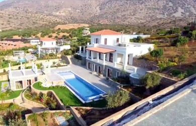 Στα… κόκκινα το βρετανικό ενδιαφέρον για ακίνητα στην Ελλάδα