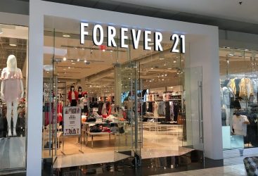 Πτώχευση για τα καταστήματα ένδυσης Forever 21