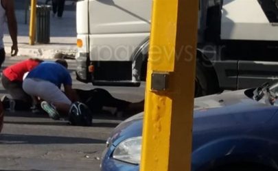Ηλικιωμένη βρέθηκε κάτω από τις ρόδες φορτηγού