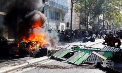 Χάος στους δρόμους του Παρισιού στην πορεία για το κλίμα