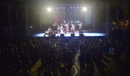 Μελωδικά μηνύματα ειρήνης και φιλίας από τη Βαλκανική Πλατεία στο δήμο Νεάπολης-Συκεών