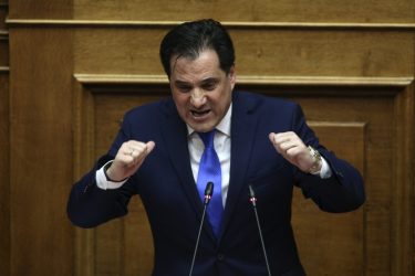 «Δεν πήγε κανένας Κοζανίτης νονός σε βάφτιση» – Ενταση σε συνέντευξη του Αδ. Γεωργιάδη (ΒΙΝΤΕΟ)