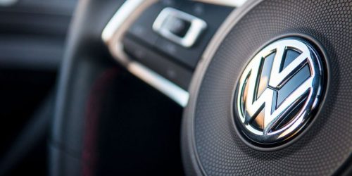 Γερμανία: Η Volkswagen κλείνει εργοστάσια και σταματά τις εξαγωγές προς τη Ρωσία