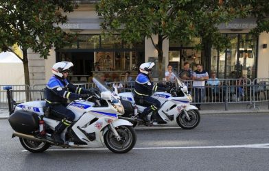 Φρίκη στη Γαλλία: Νεκρό μέσα σε πλυντήριο ρούχων βρέθηκε τριών ετών κοριτσάκι 