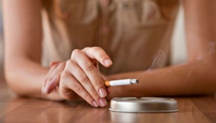 Τελικά παχαίνει το να κόψει κανείς το κάπνισμα;