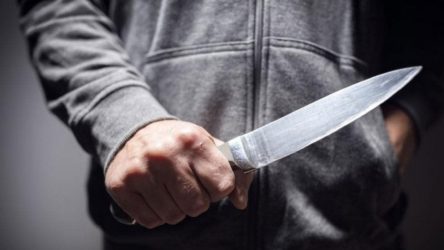 Θεσσαλονίκη: Λήστεψαν νεαρό με απειλές, ομάδα 5 ατόμων