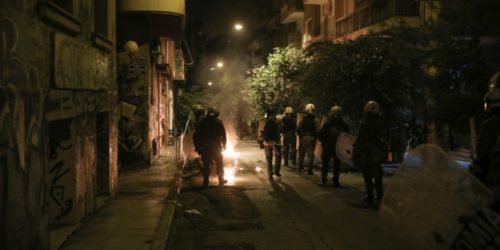 Τρεις αστυνομικοί τραυματίες στα επεισόδια στα Εξάρχεια