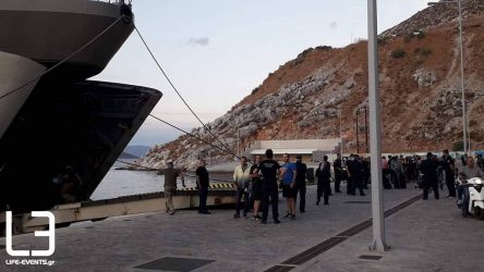 Κάτοικοι της Λέρου εμπόδισαν την αποβίβαση προσφύγων και μεταναστών