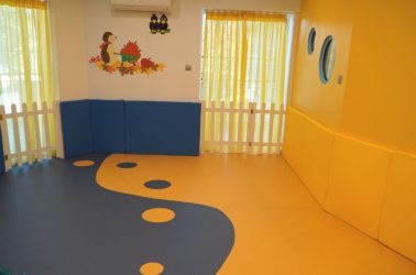 Εγκαινιάζει πλήρως ανακαινισμένος βρεφικός σταθμός του δήμου Νεάπολης-Συκεών