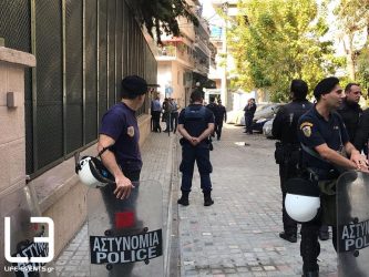 Θεσσαλονίκη: «Πόλεμος» κουκουλοφόρων με τα ΜΑΤ