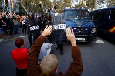 Συνεχίζονται οι αιματηρές διαδηλώσεις στη Βαρκελώνη
