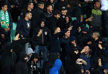 Nαζιστικοί χαιρετισμοί των Βούλγαρων στο ματς με την Αγγλία