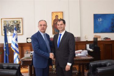 Συνάντηση Καράογλου-Θεοχάρη και συζήτηση για την καθιέρωση 12μηνης τουριστικής περιόδου στη Β. Ελλάδα