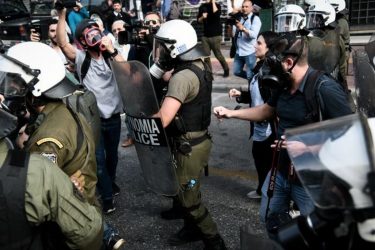 Στην ΑΣΟΕΕ δυνάμεις των ΜΑΤ- Σοβαρά επεισόδια